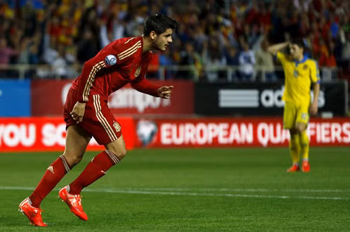 Morata sau khi ghi bàn vào lưới Ukraine - Ảnh: Reuters