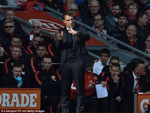 Brendan Rodgers cho rằng Skrtel chỉ ham bóng chứ không cố ý làm De Gea bị đau