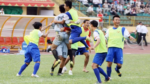  Niềm vui chiến thắng của các cầu thủ PVF tại giải U19 QG – Cúp Tôn Hoa Sen 2015