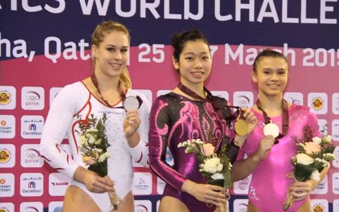 Hà Thanh trên bục nhận HCV (Ảnh: gymnasticresult)