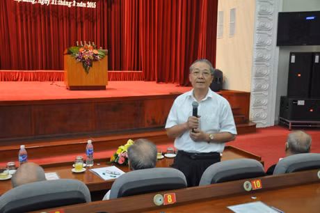 Đồng chí Vũ Nguyên Nhiệm, Nguyên Chủ tịch UBND tỉnh thay mặt các đồng chí lãnh đạo chủ chốt của tỉnh đã nghỉ hưu trên địa bàn phát biểu tại buổi gặp mặt