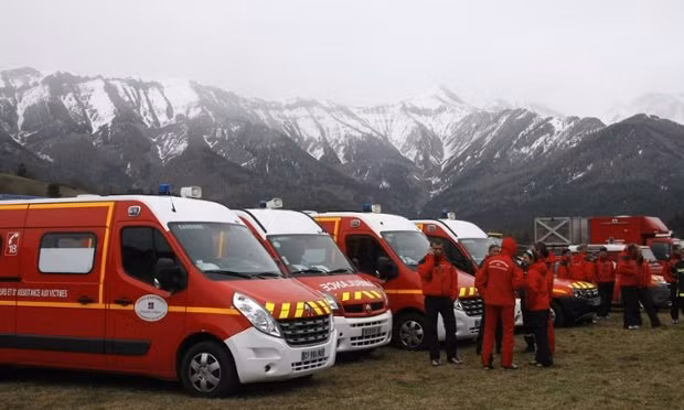 Đội Dalkurd FF của Thụy Điển may mắn thoát nạn vào phút chót - Ảnh: Daily Mail