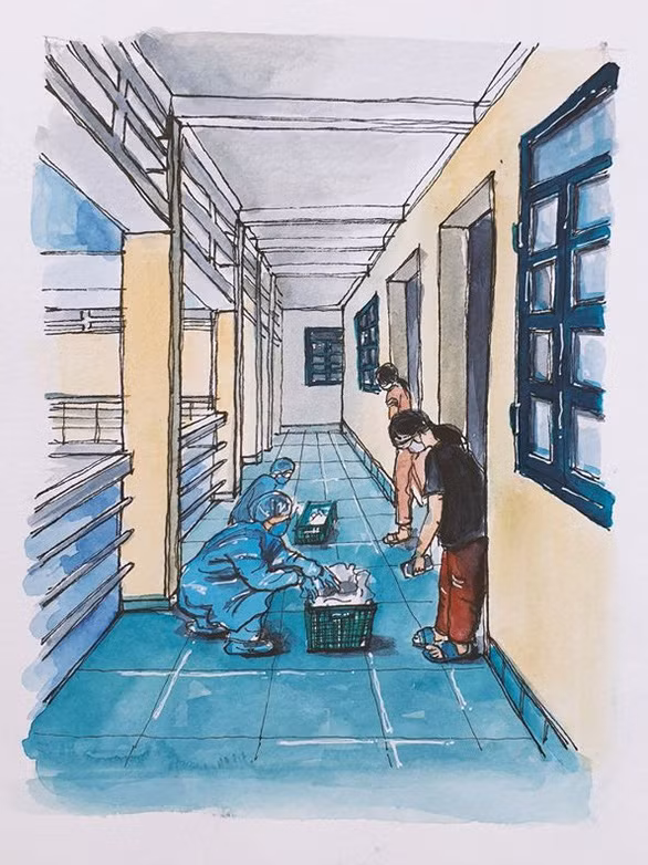 "Những ngày đồ ăn không đủ, các bạn hi sinh cả phần ăn của mình, nhường cho mọi người trong khu cách ly, sợ không có đồ ăn không có sức đề kháng phòng bệnh." - Ảnh: FB nhân vật