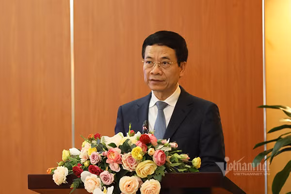 Bộ trưởng Bộ TT&TT Nguyễn Mạnh Hùng.