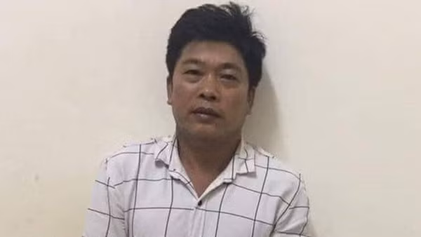 Trương Huy Kiên thời điểm bị bắt giữ sau hơn 1 thập kỷ trốn truy nã dưới vỏ bọc của người em kết nghĩa đã chết.