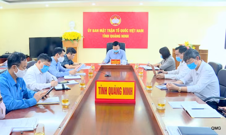 Điểm cầu Quảng Ninh tham dự hội nghị trực tuyến toàn quốc do Trung ương MTTQ tổ chức về hướng dẫn giám sát thực hiện Nghị quyết 42/NQ-CP của Chính phủ, ngày 27/4/2020. Ảnh: Tôn Vũ.