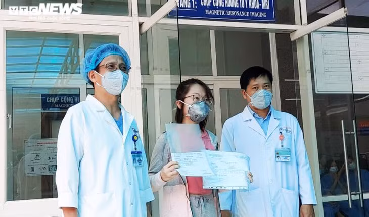 Các bệnh nhân được điều trị khỏi COVID-19. (Ảnh minh hoạ).