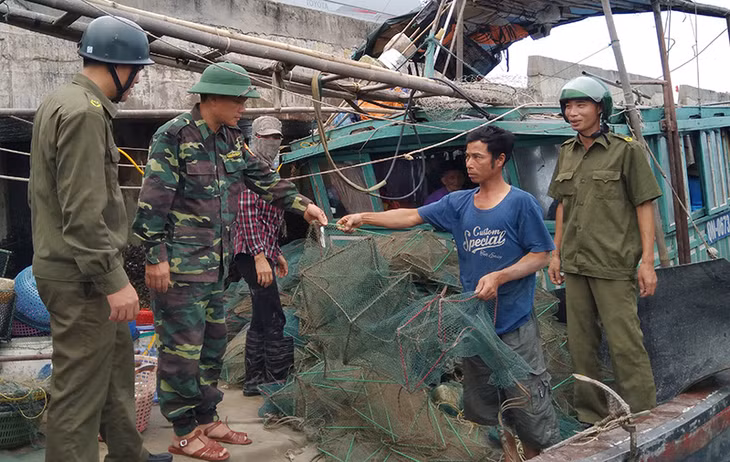 CBCS Đồn Biên phòng Thanh Lân phát hiện, xử lý người và phương tiện đánh bắt thuỷ sản trái phép.