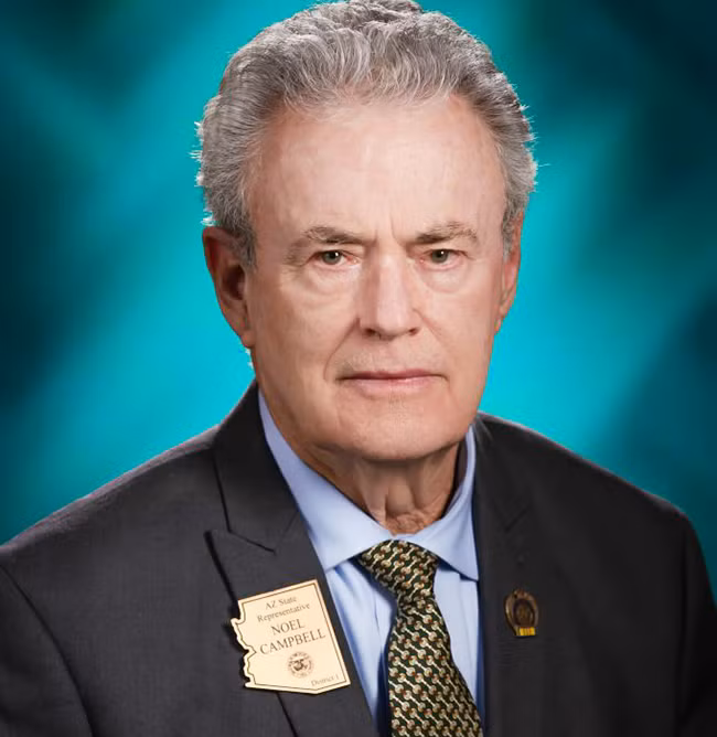 Nghị sĩ bang Arizona Noel Campbell.