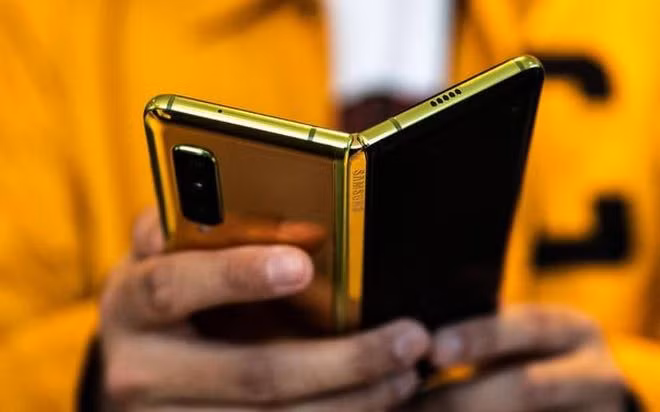 Galaxy Fold thế hệ thứ hai sẽ có giá bán hấp dẫn hơn nhiều. ẢNH: REUTERS