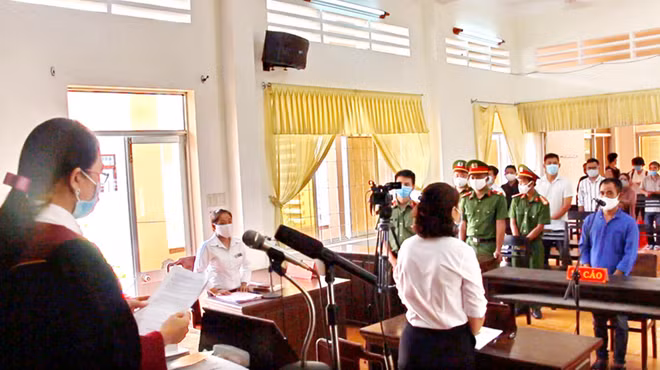 Đối tượng Nguyễn Văn Thiện tại cơ quan Công an huyện Vân Canh. Ảnh: Tấn Tài