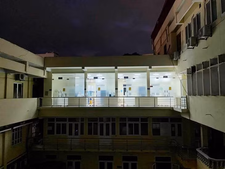Liên tục sáng đèn