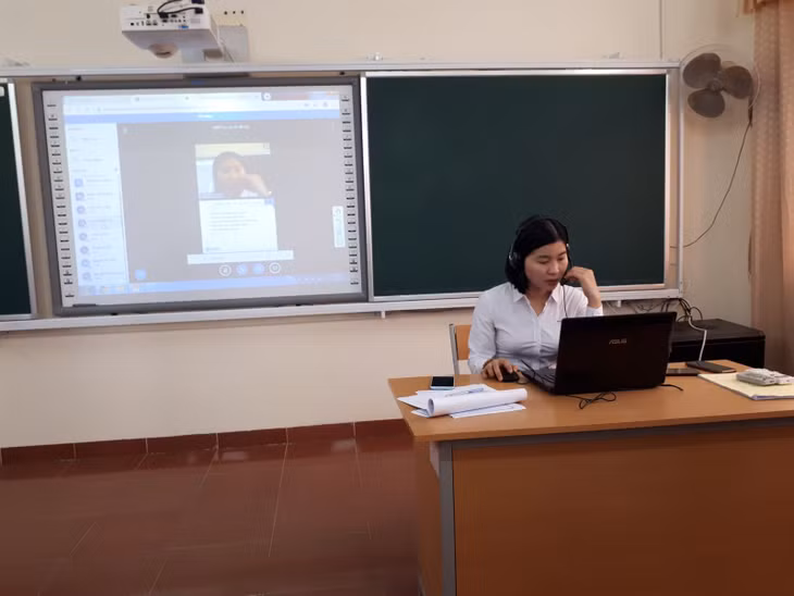 Dạy học trực tuyến tại trường Cao đẳng cơ điện Hà Nội.