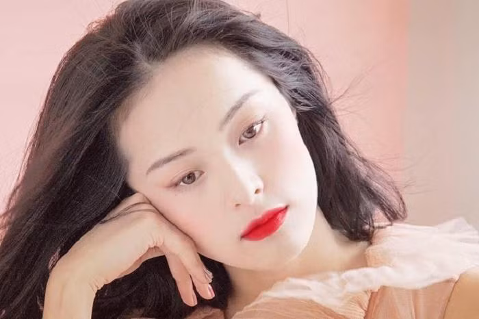 Diễn viên Hạ Vi kêu gọi mọi người không chủ quan, bảo vệ sức khỏe bản thân và cộng đồng.