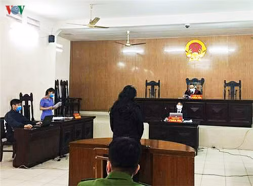 Phiên tòa xét xử Vũ Thị Thúy Vân là phiên tòa đầu tiên xét xử đối tượng chống đối người thi hành công vụ tại chốt kiểm soát dịch bệnh Covid-19 trên địa bàn Hải Phòng.