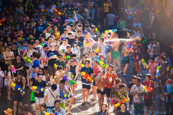 Lễ hội té nước Songkran năm nay dự kiến diễn ra từ ngày 13 - 15/4 sắp tới, tuy nhiên cũng đã được giới chức trách Thái Lan thông báo huỷ bỏ để phòng dịch Covid-19.