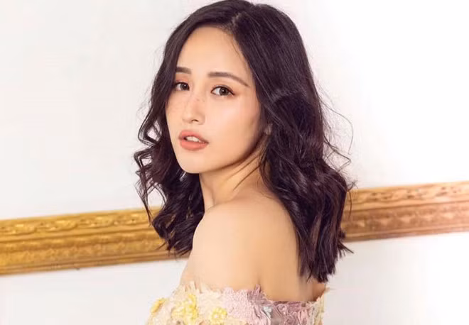 Mai Phương Thúy vẫn làm việc trong giai đoạn cách ly xã hội. Tuy nhiên, cô vẫn dành thời gian để nấu ăn, cắm hoa
