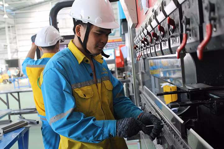 Tập trung kiểm tra, thanh tra chuyên ngành và liên ngành về ATVSLĐ, tại một số ngành, nghề, lĩnh vực có nguy cơ rủi ro cao về tai nạn lao động, bệnh nghề nghiệp