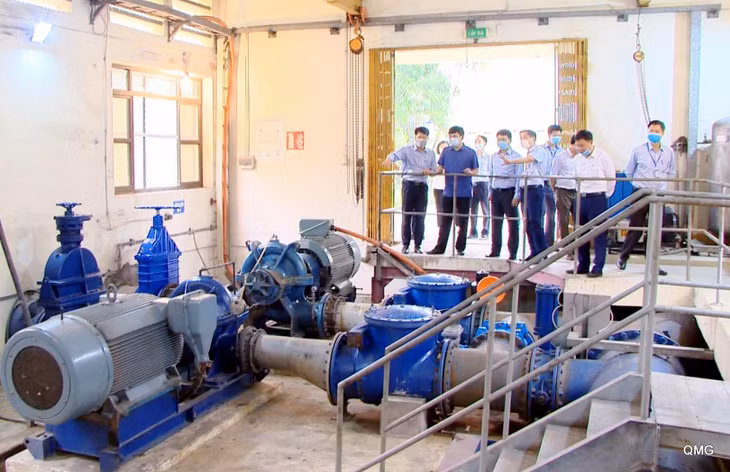Phó Bí thư Thường trực Tỉnh ủy Ngô Hoàng Ngân cùng đoàn kiểm tra 