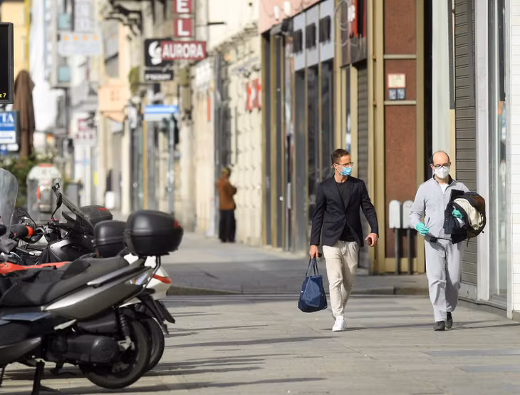 Ngày 21/4, các phương tiện truyền thông đưa tin Thủ tướng Italy Giuseppe Conte cho biết quốc gia châu Âu này dự kiến nới lỏng lệnh phong tỏa vì đại dịch viêm đường hô hấp cấp (COVID-19) từ ngày 4/5 tới.