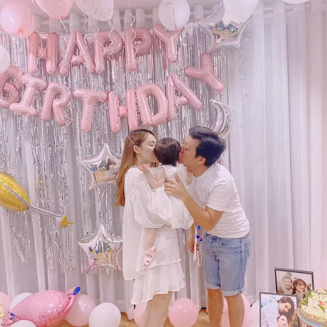 Trường Giang khiến khán giả bất ngờ khi chia sẻ hình ảnh con gái trong tiệc sinh nhật. Ảnh: FBNV