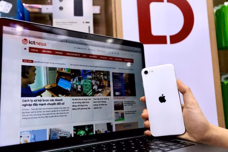 iPhone SE 2020 phiên bản màu trắng.