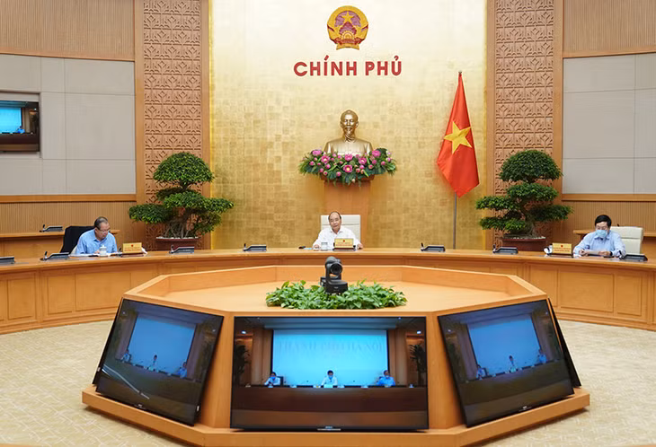 Thủ tướng Nguyễn Xuân Phúc: Vừa thực hiện giãn cách xã hội, vừa tạo điều kiện cho lưu thông hàng hóa, phát triển sản xuất kinh doanh, việc làm và đời sống người dân.