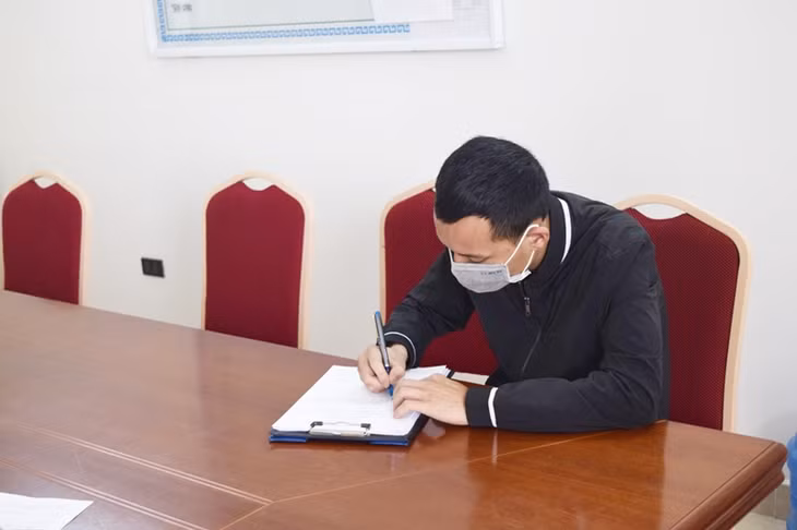 Cao Xuân Hạnh tại cơ quan Công an