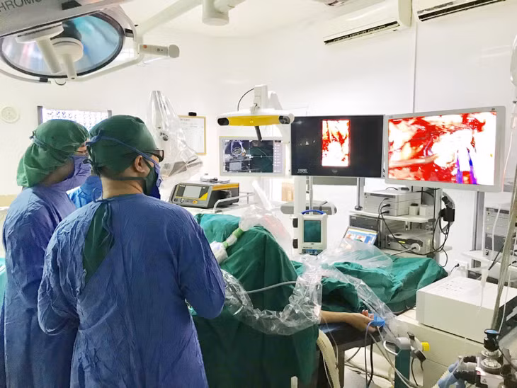 Các địa phương cũng tăng cường đầu tư áp dụng KH&CN vào lĩnh vực y tế nhằm nâng cao chất lượng chăm sóc sức khỏe cho người dân.