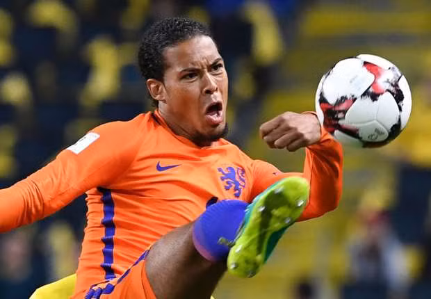 Virgil van Dijk lọt vào tầm ngắm Liverpool, Man City