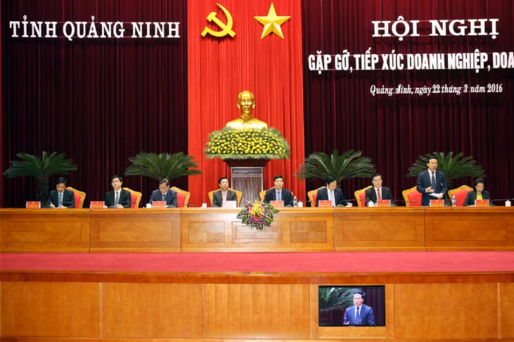 Các đồng chí lãnh đạo chủ chốt của tỉnh có mặt tại hội nghị