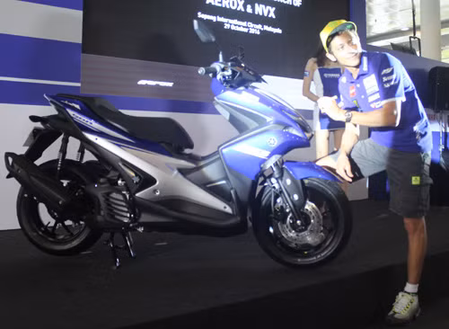 Valentino Rossi chính thức vén màn Yamaha NVX 2017 tại Malaysia