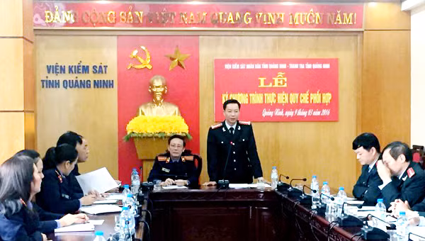 Đồng chí Lê Văn Ánh, Chánh Thanh tra tỉnh phát biểu tại buổi ký kết chương trình phối hợp với Viện Kiểm sát nhân dân tỉnh năm 2016. (Ảnh do Thanh tra tỉnh cung cấp) 