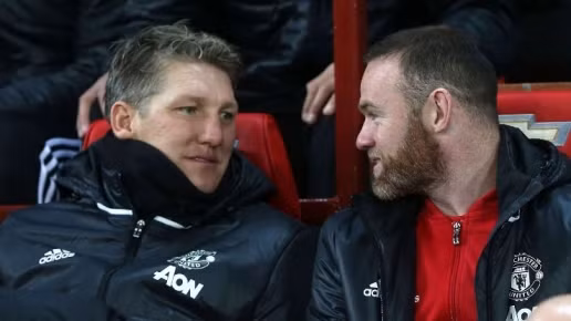 Schweinsteiger xuất hiện trong trận hoà West Ham. Ảnh: ESPN.