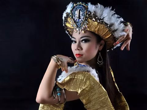 Đỗ Hồng Hạnh luôn có những sáng tạo không ngừng để trau dồi nghệ thuật múa bụng.
