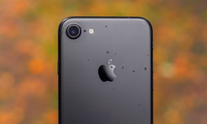 iPhone 7 và 7 Plus có thể gây hại cho não vì rò sóng. Ảnh: GSM Arena.