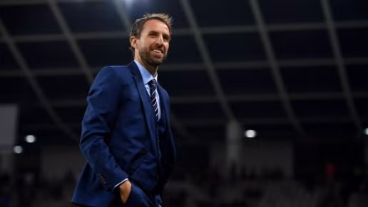  HLV Gareth Southgate được đưa từ đội U21 lên tạm quyền dẫn dắt đội tuyển Anh