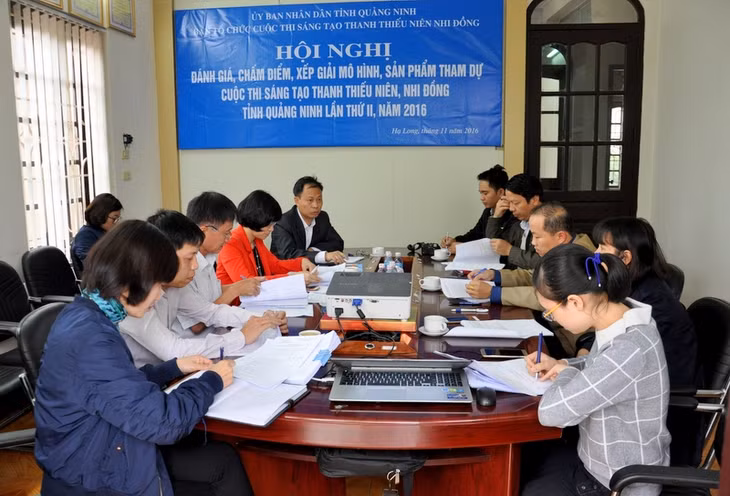 Hội đồng giám khảo và các Tổ chuyên gia họp đánh giá kết quả của cuộc thi