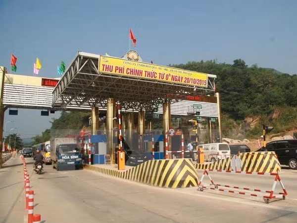 Giá xăng dầu điều chỉnh khiến nhóm giao thông tăng giá cao nhất 1,63%. (Ảnh minh họa. Nguồn: TTXVN)