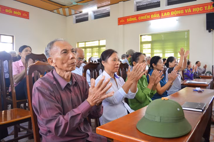 các đại biểu cử tri tham dự buổi tiếp xúc đều bày tỏ sự phấn khởi vào kết quả kỳ họp thứ nhất của Quốc hội khóa XIV