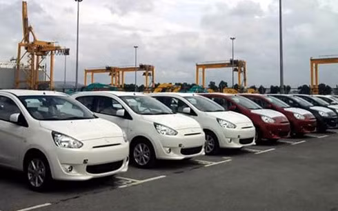 Ô tô nguyên chiếc nhập khẩu từ Ấn Độ đang có giá rẻ nhất khi cập cảng Việt Nam.