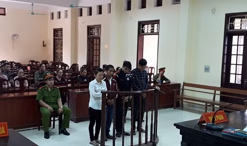 Mai và các đồng phạm tại phiên tòa. Ảnh: Ph.Q