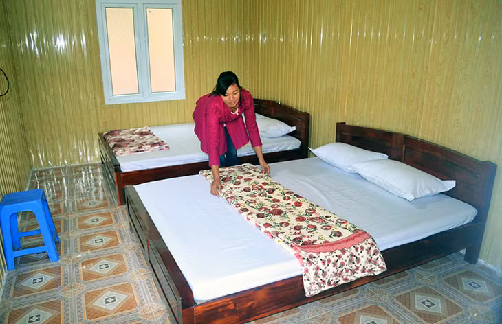 Phòng nghỉ trong homestay của gia đình anh Nguyễn Như Quỳnh, thôn Đầu Rồng, xã Cái Chiên, huyện Hải Hà.