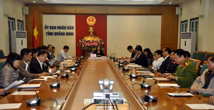 Phó Chủ tịch UBND tỉnh Vũ Thị Thu Thủy dự hội nghị qua điểm cầu trực tuyến Quảng Ninh.