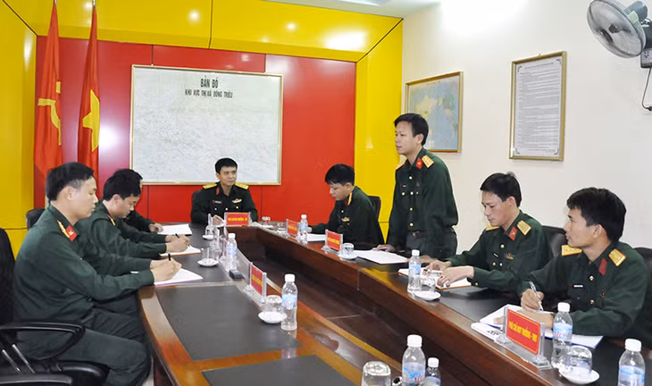 Một buổi sinh hoạt của Chi bộ Hậu cần, Ban CHQS TX Đông Triều.