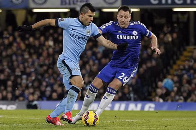  Terry chính là một trong những đối thủ khó chịu nhất của Aguero. Ảnh: Daily Star.