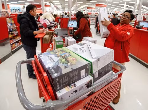 ...hay Xbox One S có giá 299 USD sẽ được bán với giá 249 USD.