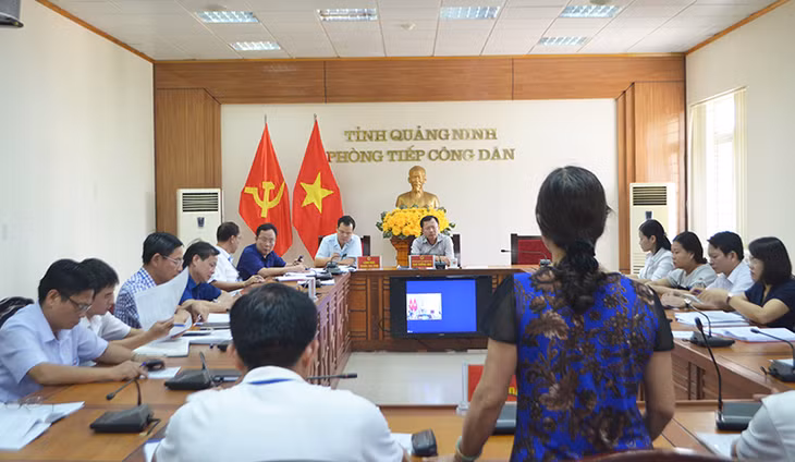 Quang cảnh buổi tiếp công dân