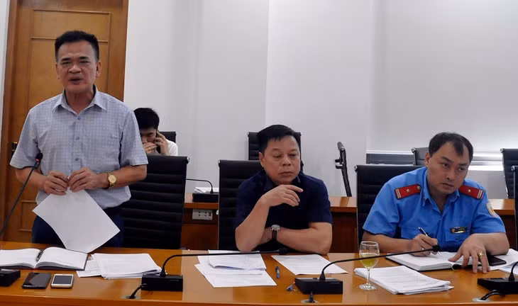 Chánh Văn phòng Ban ATGT phát biểu tại cuộc họp.
