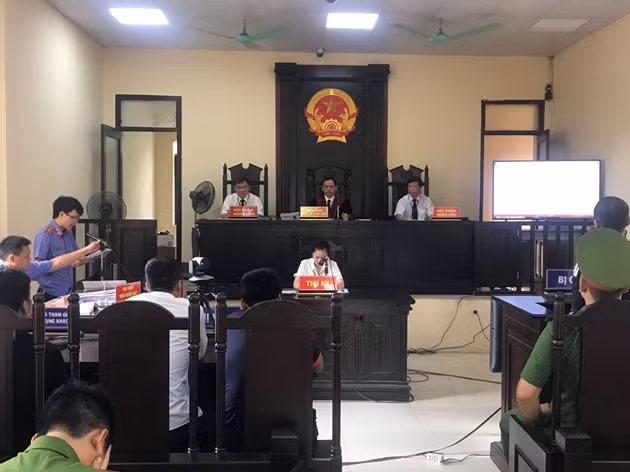 Một phiên tòa rút kinh nghiệm